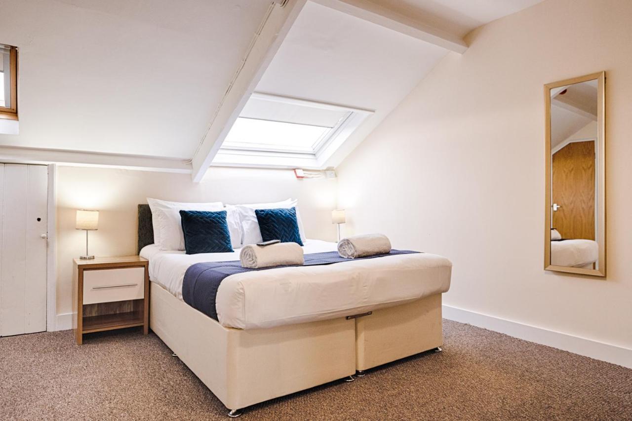 Alexandra House Apartment