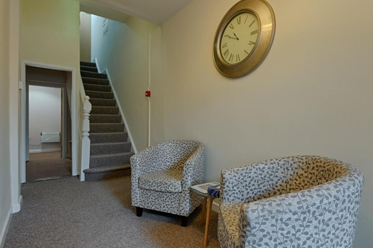 Alexandra House Apartment